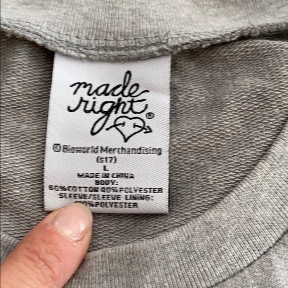 Christmas Sweatshirt Woman’s Size L - Picture 3 of 4